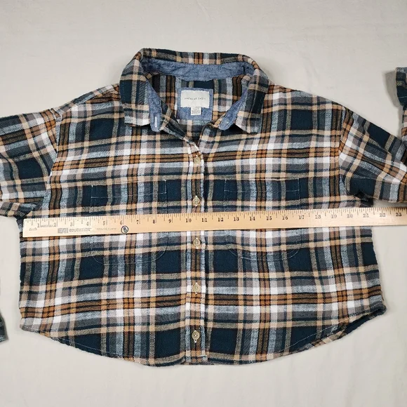 American Eagle Cropped Plaid Flannel Button Down, Long Sleeve, Small - Picture 4 of 8
